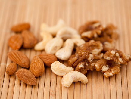 אגוזים שמשפרים את הבריאות