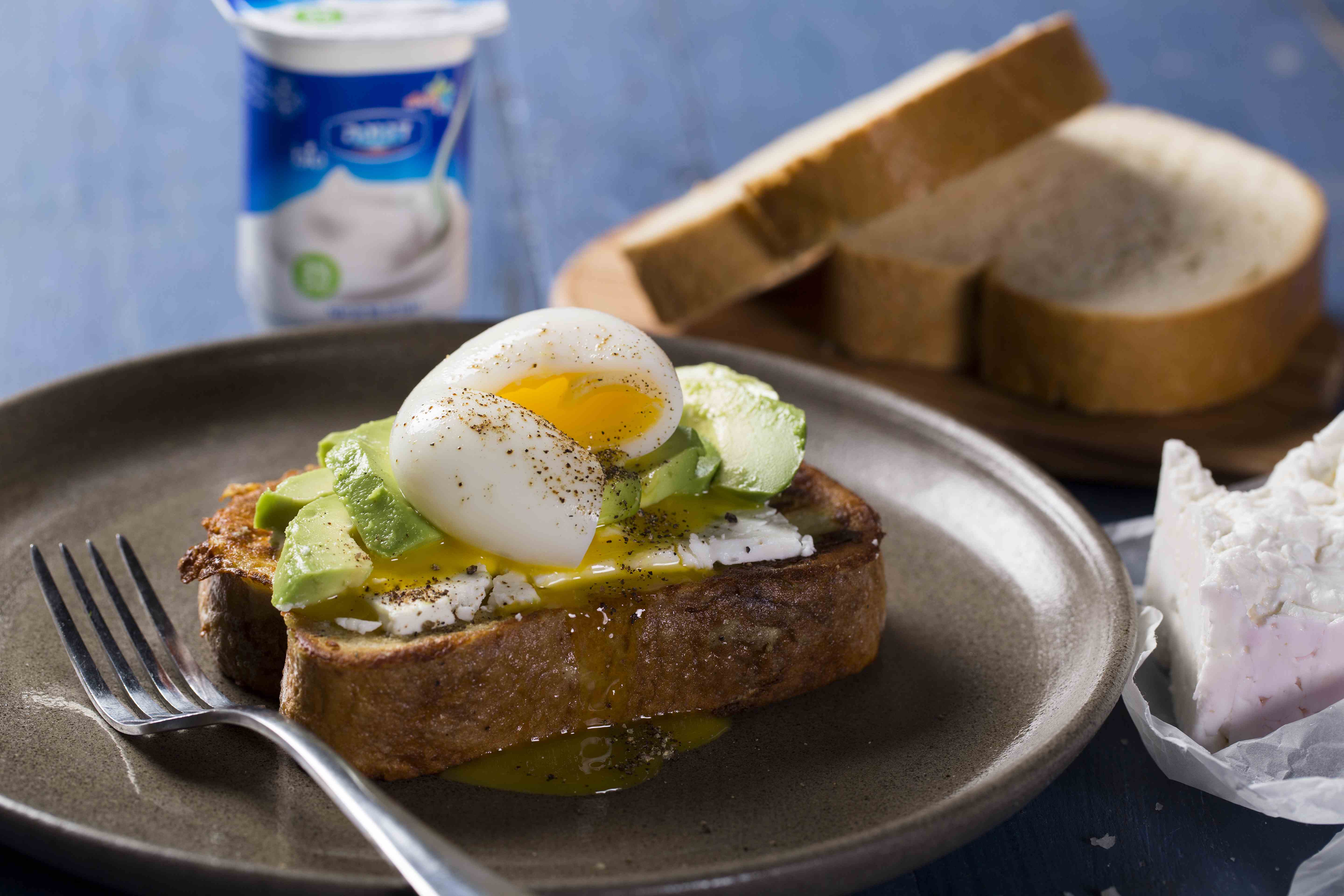 קרוק מאדם עם יוגורט