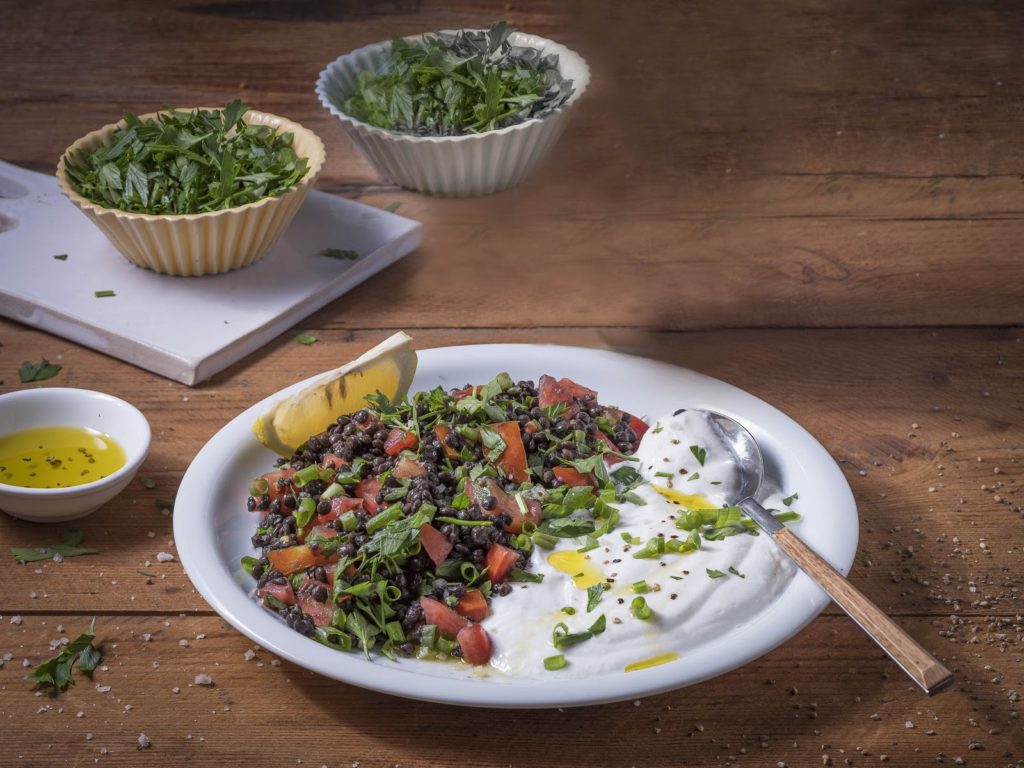 טאבולה עדשים שחורים