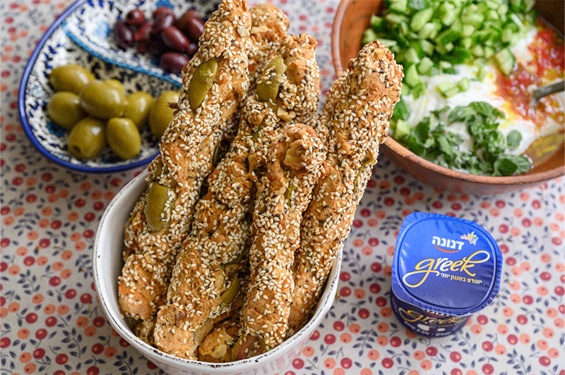 מקלות זיתים ויוגורט ב-10 דקות