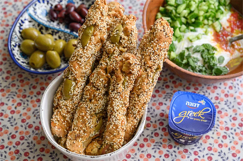 מקלות זיתים ויוגורט ב-10 דקות