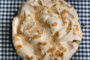 עוגת דבש ומרנג