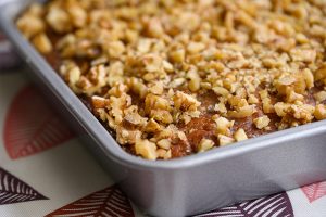 עוגת יוגורט ותמרים