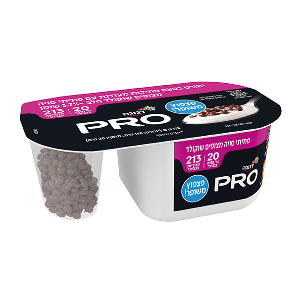 דנונה PRO יוגורט בטעם מתיקות מעודנת עם פתיתי סויה מצופים שוקולד חלב 20 גר׳ חלבון 3.7% שומן